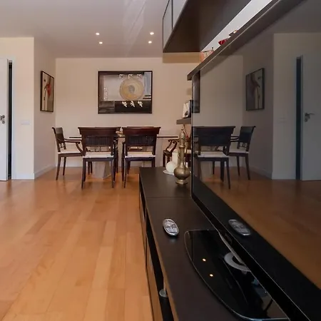 - 2 Bedrooms With Wifi - 60225
