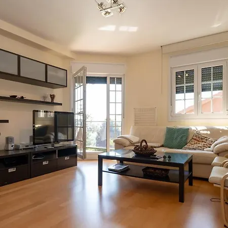 Apartman - 2 Bedrooms With Wifi - 60225 *